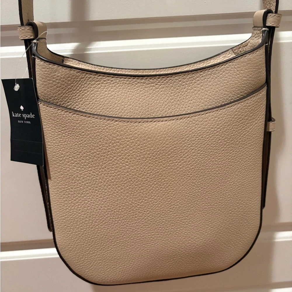 NWT Kate Spade Leila Pebbled Leather Crossbody Bag in Light Sand